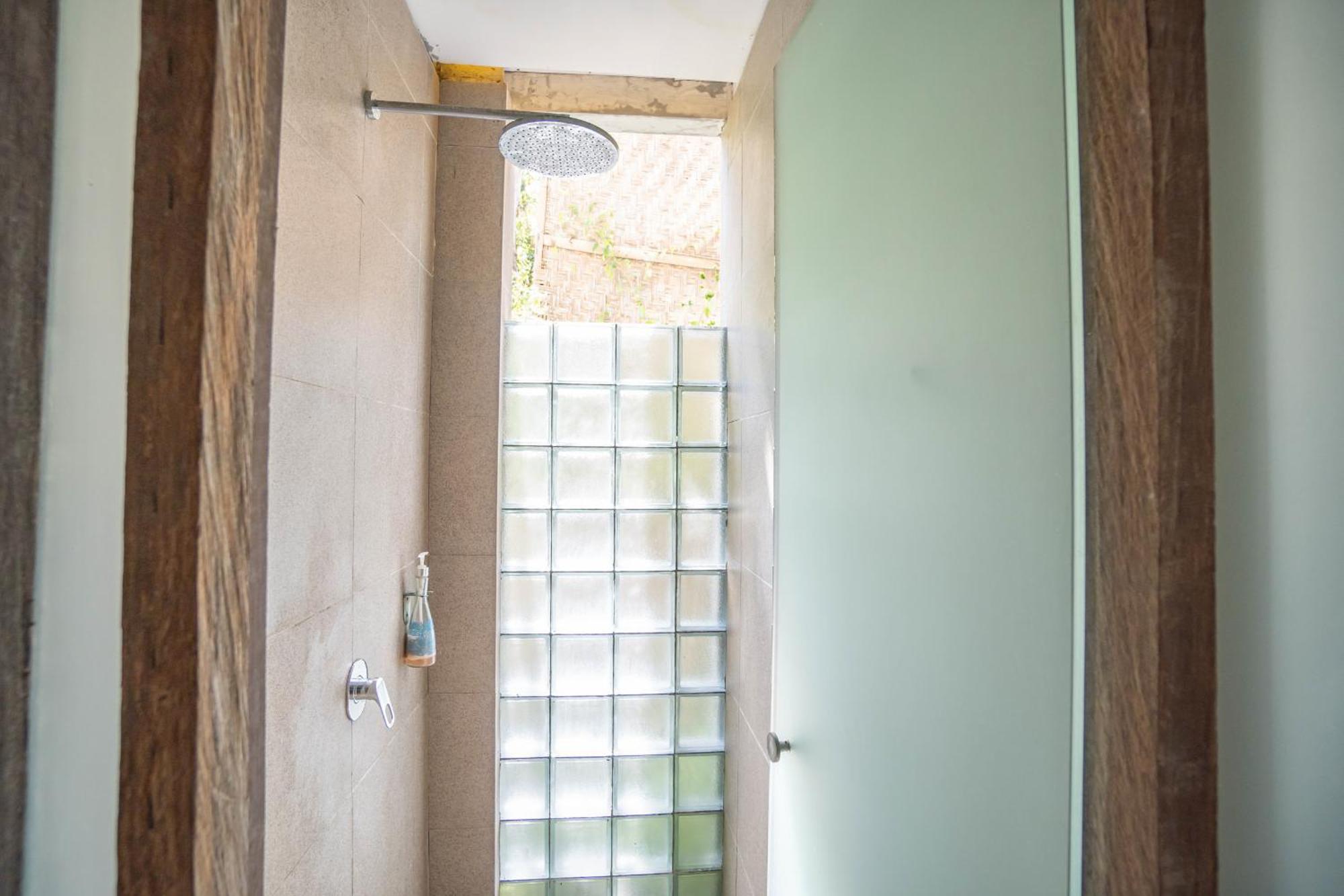 Bong Hostel Nusa Lembongan Dış mekan fotoğraf